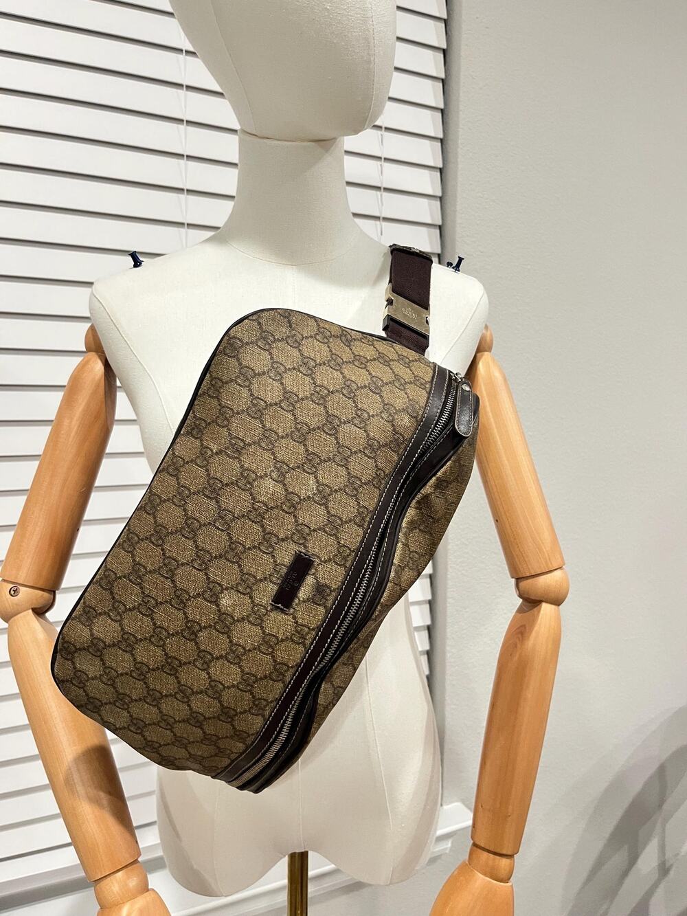Gucci authentic vintage Large waist/sling bag